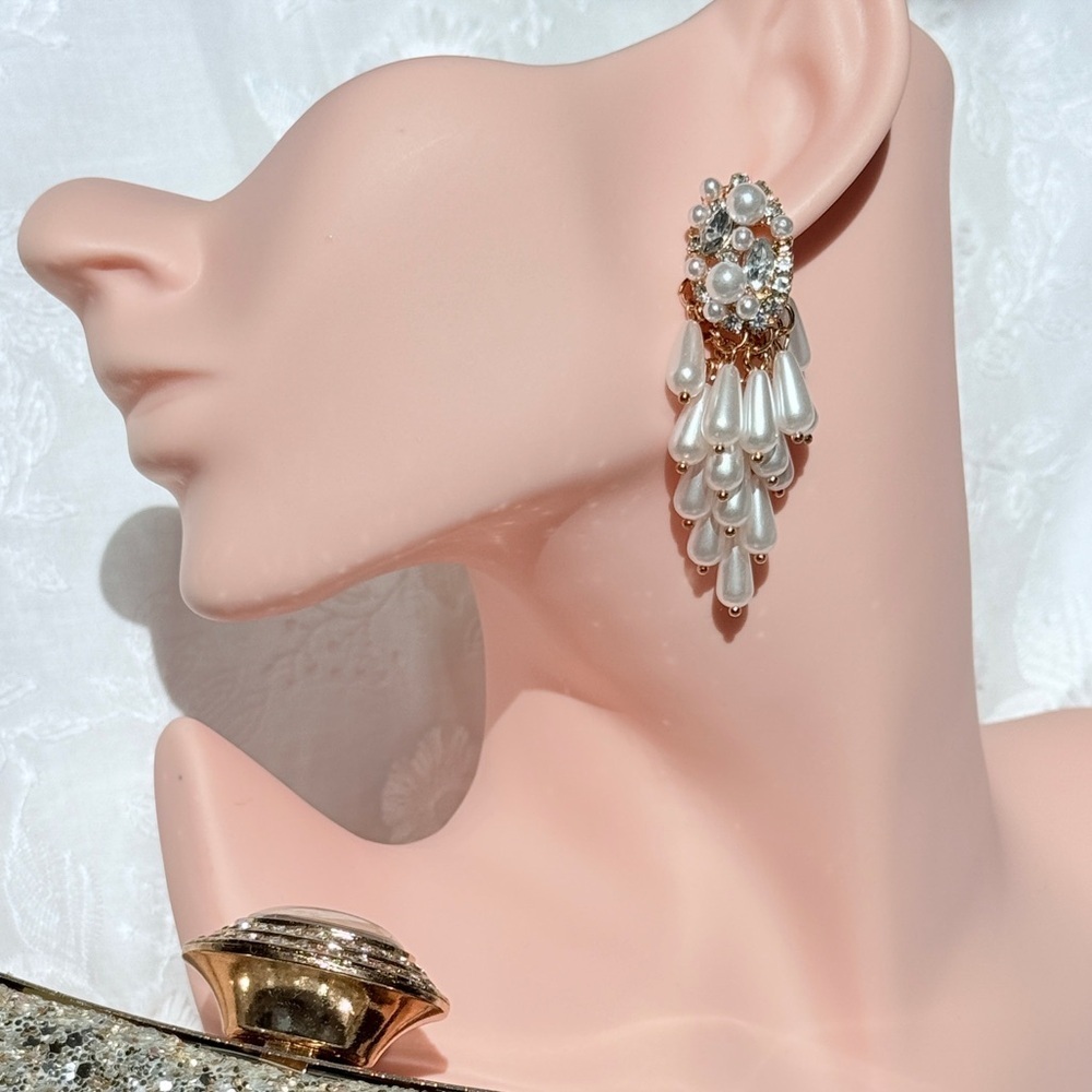Elegant Pearl and Crystal Drop Earrings - Picture 4 of 5